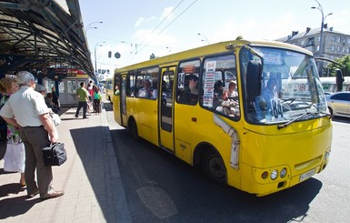 В Киеве начали проверять, выдают ли в маршрутках талончики