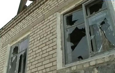 СМИ: В Луганске под обстрел попали дома, погибла женщина