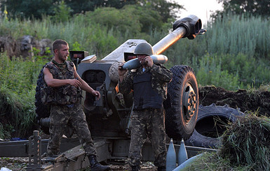 Луганск опять обстреливают тяжелой артиллерией
