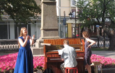 В Харькове пианино 