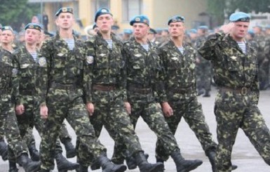 На Львовщине военкомы потратили сто тысяч гривен на некачественную обувь