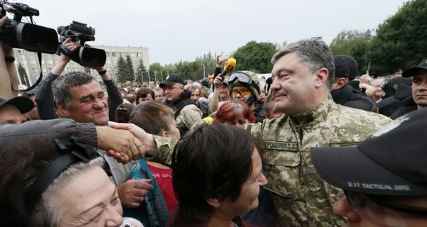 Порошенко пообещал приехать в Луганск и Донецк