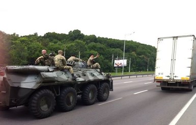 В Киев вошли десантные войска