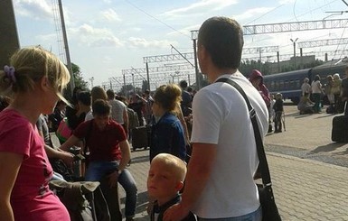 Завтра луганские беженцы смогут бесплатно уехать во Львов
