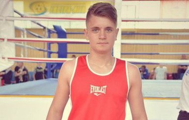 Никопольский школьник завоевал золото на Чемпионате Европы по боксу