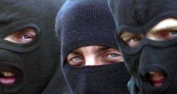 На Луганщине захватили прокуратуру, похитили начальника милиции и вывесили флаг РФ