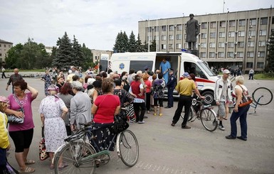 В Славянск завезли медикаменты