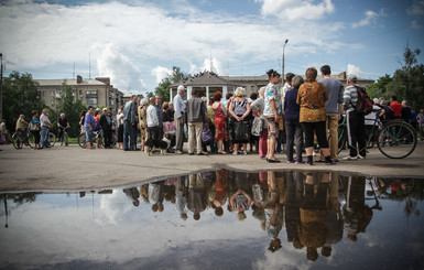 В Славянск возвращаются люди, каждый день по 300-500 человек