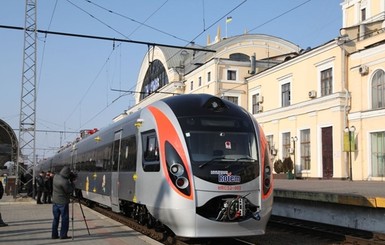 Из Киева назначили дополнительные поезда на Ивано-Франковск и Ужгород