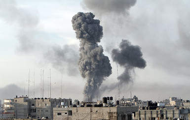 В секторе Газа ракета стерла дом с лица земли - выжил только один человек