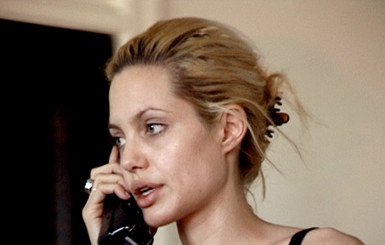 Бывший драгдиллер Джоли показал, как актриса вела себя 