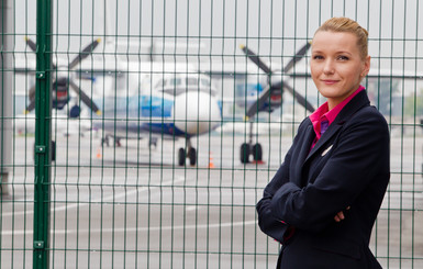 Единственная в Киеве стюардесса по имени Жанна работает в аэропорту в Жулянах