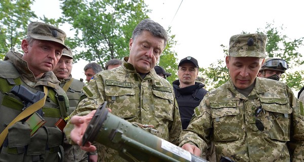 Порошенко: За каждую жизнь наших военных боевики заплатят сотнями своих