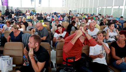 Из аэропорта Ганди не могут вылететь десятки украинцев