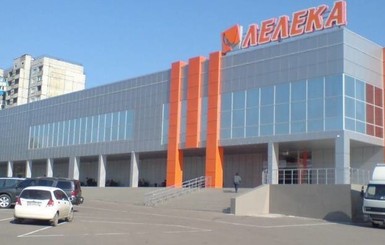 В Луганске снаряд разорвался в супермаркете 
