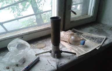 В заброшенной психбольнице Константиновки обнаружили цех по производству мин и отравы