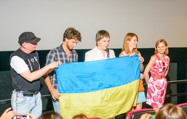 Дмитрий Комаров 10 лет не стирал флаг Украины