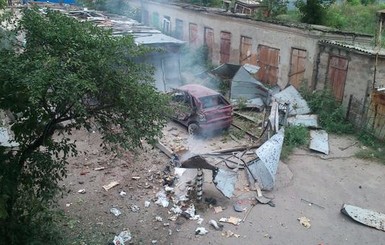 Обстрел Луганска: 20 мирных жителей погибли, 19 жилых домов разрушено