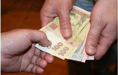 В Киеве пенсионер отдал мошеннику 15 тысяч гривен