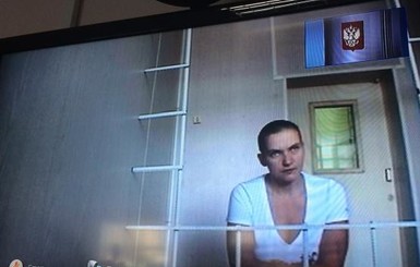 Пленная летчица Савченко общается с судом через переводчика
