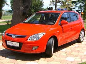 Hyundai i30 - ставка на средний класс 