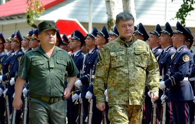 Порошенко: За несколько недель нам удалось создать украинские Вооруженные Силы