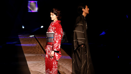 Кимоно - всегда модно: на Неделе моды в Токио показали национальные наряды