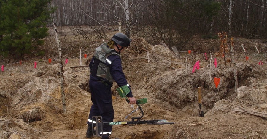 Опасный Славянск: пиротехники обезвредили 13 растяжек с гранатами