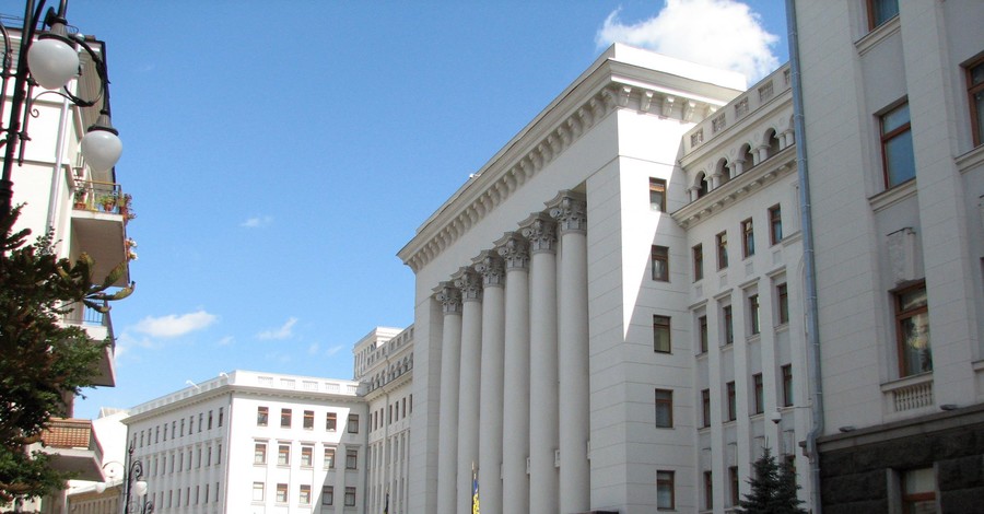 В администрации президента готовят документы для возвращения Крыма