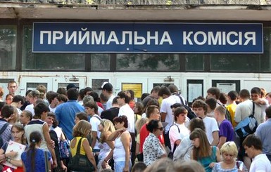 Абитуриенты в Донбассе смогут поступать до 15 сентября