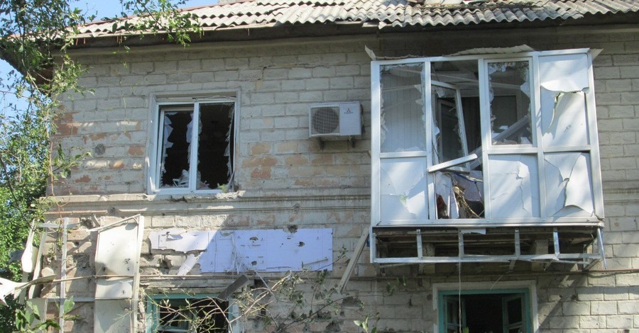 Война: Тысячи жителей Шахтерска оставляют дома, вывозят только документы и престарелых родителей