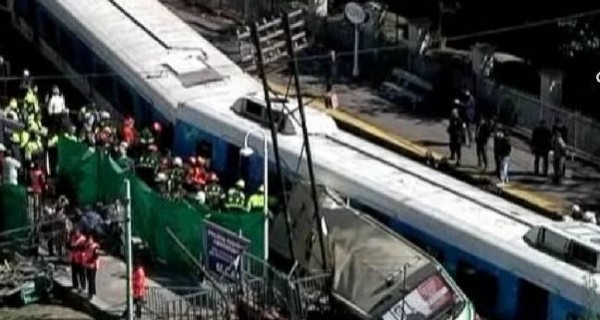 В Бангладеш поезд протаранил свадебный автобус: 10 человек погибли