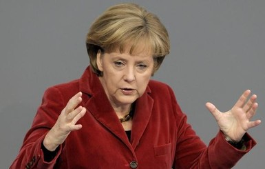 Меркель поблагодарила Порошенко за помощь в расследовании авиакатастрофы