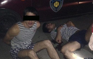 В Одессе бывшие десантники, отмечая день ВДВ, избили водителя и пассажира