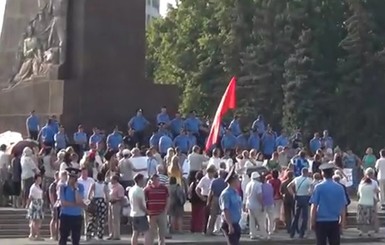 В Харькове проходит два митинга одновременно 