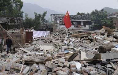 Количество жертв землетрясения в Китае увеличилось до 175 человек 