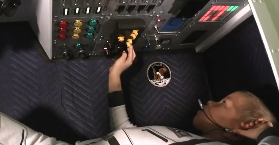 Американец построил детям симулятор космического корабля