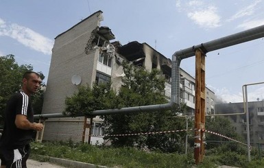 В Марьинке снова стреляют: со стороны города идет дым от пожаров
