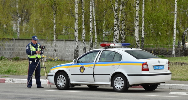 Под Винницей гаишники задержали школьницу, которая перевозила наркотики