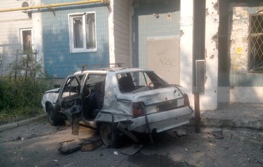 В Донецке обстреляли еще один микрорайон, число жертв растет