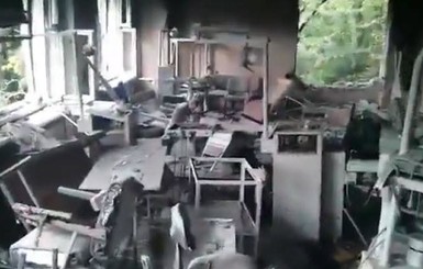 В Донбассе разбомбило больницу, кафе и дома: погибли люди