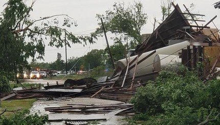 Из-за мощного урагана в США погибли восемь человек