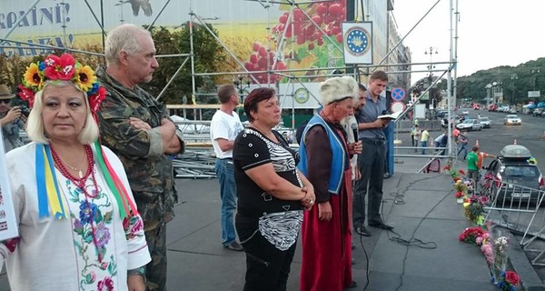 На Майдане проходит Вече