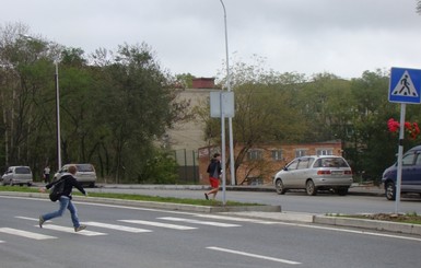 В Харькове возле школ обустроят 100 современных переходов