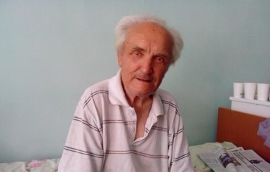 Жившего на вокзале 78-летнего краеведа из Горловки, обследуют в харьковской больнице