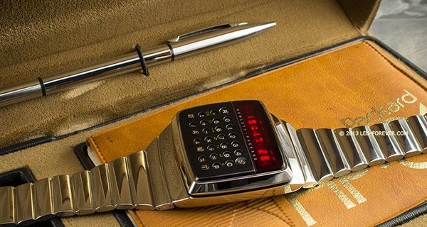 На аукционе продают наручные смарт-часы 1977 года