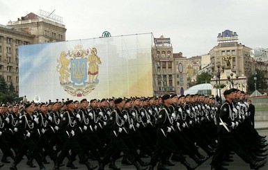Кому нужен военный парад 24 августа