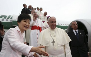 Папа Римский впервые за 25 лет посетил Корею