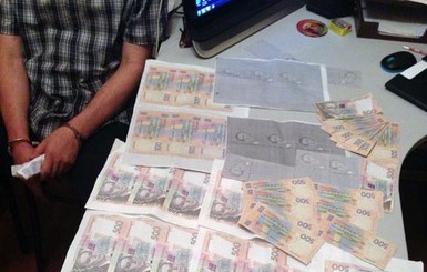 В Одессе поймали фальшивомонетчиков, дуривших старушек