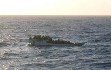 В Индонезии затонуло судно с 20 иностранными туристами на борту
